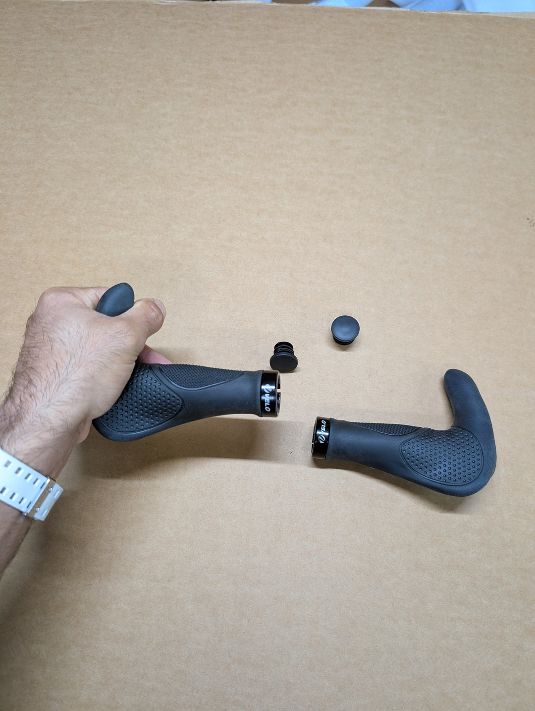 Velo ergonomic D3 ebike grips, horns