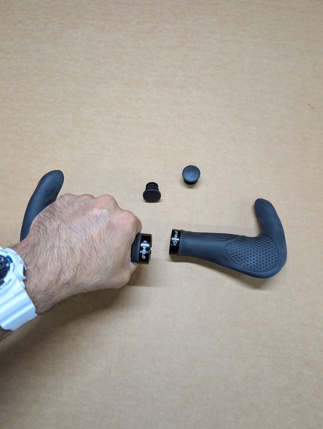Velo ergonomic D3 ebike grips, horns